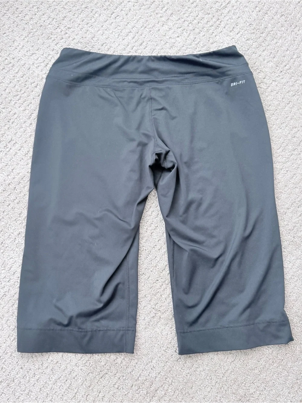 Y2K Nike Black Capri Athletic Pants - Women's